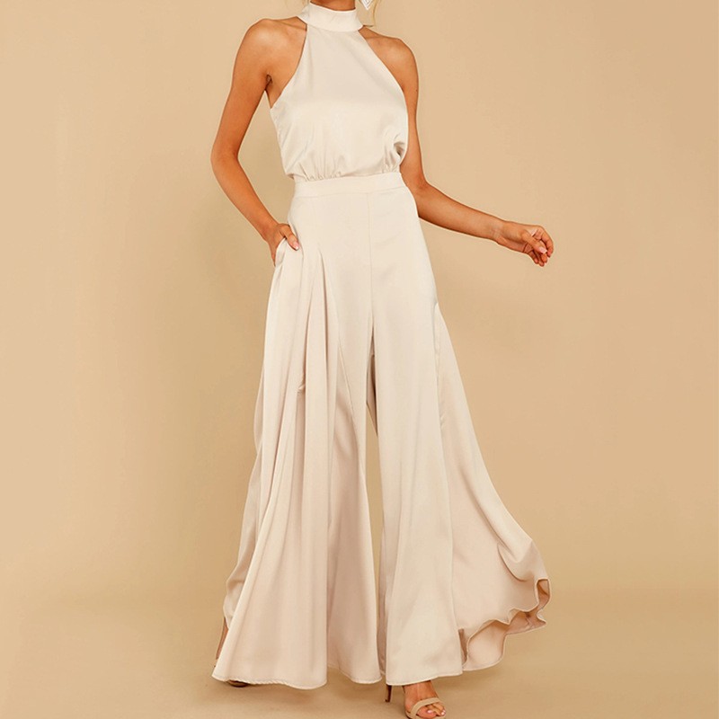 Sophisticated Wide-Leg Halter Jumpsuit with Keyhole Cutout